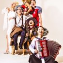 시대는 서커스의 코끼리 타고 이미지