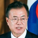 Moon's approval rating underwater on slowing economy 이미지
