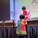 [대구 TBC 가요아카데미]노래교실에서 가수 이현승님이 노래를 부를 멘트를 할 때 찍은 인증샷 사진입니다 이미지