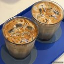 라운드어바웃커피 | 묵호카페 라운드어바웃 흑임자커피 내돈내산, 묵호여행 감성카페 솔직후기