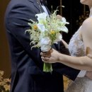송파구 웨딩부케 꽃집 &lt;헬리오스 플라워&gt; :: 본식 부케 후기 사진 ♥ (카라부케 / 깔끔한 부케 추천)