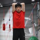 상완 삼두근(triceps brachii)의 OKC운동 및 CKC운동 이미지