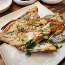 육회 뭉티기에 진심인 여자 이미지