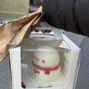 눈사람 | 어나더쏭 군자점 - 마시멜로우 굽는 눈사람케이크 후기 ( 크리스마스 케이크)