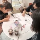 변사또족발 | 족보세트먹고... 소주도 마시며.. 비즈목걸이도 만들고.. 변사또 생일 축하도 하고..