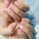 반하는 네일 이미지