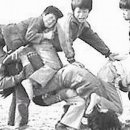 검정다리추억비 이미지