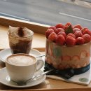 수원초 | [수원] 수원초코딸기케이크맛집 디아즈 크림커피맛집 아인슈페너, 카페라떼 후기(롯데백화점 동탄점...