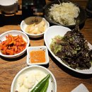 [홍대입구역] 그냥 들어갔다가 너무 맛있어 깜짝놀라 후기 쪄 온 &#39;탐탐오향족발&#39;