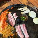 솥뚜껑 삼겹살 이미지