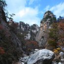 우물가의 미소 이미지