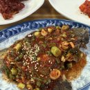 [순천/순천역] &#39;흥덕식당&#39; 백반 후기: 기대 이상의 푸짐함과 조기 매운탕의 감동!