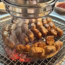 계절에 어울리는 테이블 꽃장식 이미지