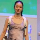 "코디 누구냐" 혜리, 몸매 못 살린 의상에 어깨끈까지 '툭'﻿ 이미지