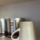 르크루제 V머그 머랭컬러 &amp; 플라워접시 리뷰☕🌸 (feat. 색감 무엇???)