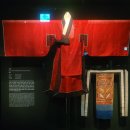 매화1동여성경로당 | 서울 공예박물관 2층 상설 전시 '자수 염원을 그리다'; 김광균시인의 혼례복이 있다니.