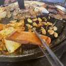 별난솥뚜껑김치삼겹살