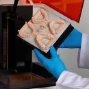 미래디지털교정치과기공소 | [2026 최신판] 치과 기공소의 디지털 전환: 실패 없는 치과 레진 선택 가이드