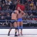 WWE 더 락 피니쉬 1. 락바텀 VS 2. 피플스 엘보우.gif 이미지