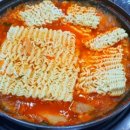 돼지듬뿍진짜김치찌개 이미지