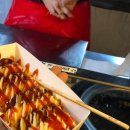 홍대입구역 8번 출구 앞 이미지