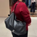 문엄마네 | 분크 하프문 아타쉬 숄더 M 블랙 | 엄마 생일선물 내돈내산 후기 (롯데백화점 인천점)