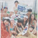 서울 잠실 한강 시민 수영장에서 어린이들이 모래로 독도 모형 만듦 이미지