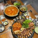 홍문당 | 청주 금천동 맛집 산장삼겹 금천점｜구워주는 삼겹살에 짜글이까지 만족한 재방문 후기
