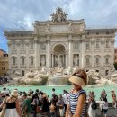 동전던지기 조형물 | 이탈리아 여행 가볼만한곳 로마 트레비분수 야경도 필수