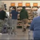 Retail Sales Down As Americans Spend Less 이미지