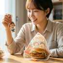 굿즈메디 | 맘스터치 무한도전 무한상사 콜라보! 정과장 버거와 굿즈 득템 솔직 후기