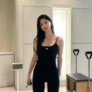 한봄사진관 | 권나라, 작은 얼굴 압도 비율 어깨라인 드러난 슬립 원피스 자태 공개