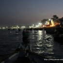 강가의 성 이미지