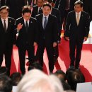 이 대통령 ‘목례’, 윤석열 ‘계엄 할까?’…똑같이 박수 못 받았지만 이미지