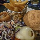 로젠호프 | 방콕 프롬퐁역 아래 로빈훗(Robin Hood)에서 햄버거와 생맥주 마신 후기