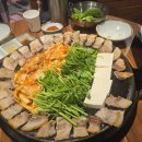 무쇠김치삼겹 - 유성구 관들4길 9 | 무쇠김치삼겹