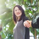 유방암으로 고생했던 뮤지컬 배우이었던 황씨와 뮤지컬의 연출자 박씨가 우리나라 최초의 캔서테인먼트...
