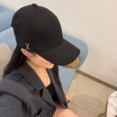 바잘 | 바잘 볼캡 후기｜varzar 스터드 로고 오버핏 모자 여름 코디 추천
