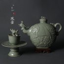 自斟自酌 (자짐자작) 혼자 술을 따르고 마시다
