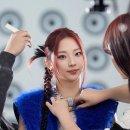 베이비몬스터 'Batter Up' 뮤직비디오 비하인드 컷.jpg 이미지