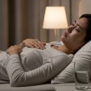 위너메디컬 | 역류성식도염 베개 효과 있나요? 자세 하나로 밤에 속쓰림 줄이는 법