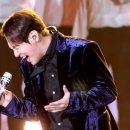 '트로트 황태자' 환희, 팬사랑 돌려준다 이미지