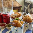 삼춘네 하우스 | [제주 여행] 우도 먹거리 추천 땅콩아이스크림 땅콩버거 땅콩빙수 한치빵 해물라면 전복김밥 훈데르트윈즈