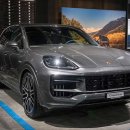 포르쉐가 만든 프리미엄 SUV 이미지