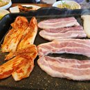 푸짐한 묵은지 생삼겹살 맛있는 찌개전골 궐동 백반집 삼겹살 오징어볶음 낮술