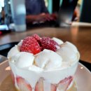 선일초 길건너편(덕영대로) | 시끌벅적한 스타벅스는 지겨워- 넓은 주차공간, 쾌적하고 조용한 용인하갈DT점