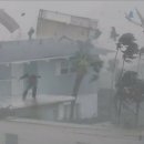 하늘이 자비 없이 두바이를 폭격하고 있습니다! 슈퍼 폭풍으로 샤르자에서 건물이 파괴됨 - YouTube - 이미지