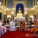 이슬람에 이어 불교에 종교통합의 신호를 보내고 있는 교황 이미지
