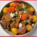 감칠맛이 좋고 뼈가 쏙쏙 빠지는 돼지갈비찜 이미지