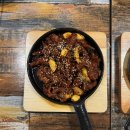 가마솥에꾸운닭 이미지